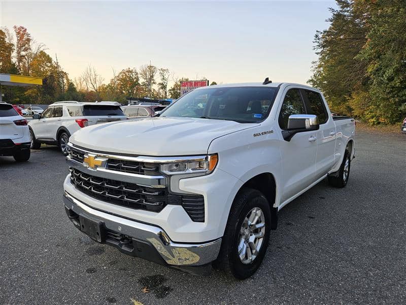 2024 Chevrolet Silverado 1500 LT, photo 1 of 11