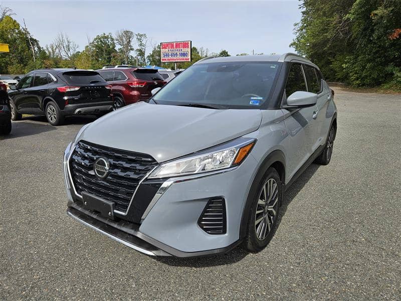 2021 Nissan Kicks SV, photo 1 of 11