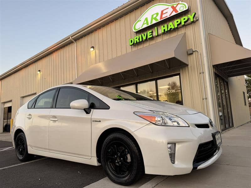 2014 Toyota Prius Three, photo 1 of 11