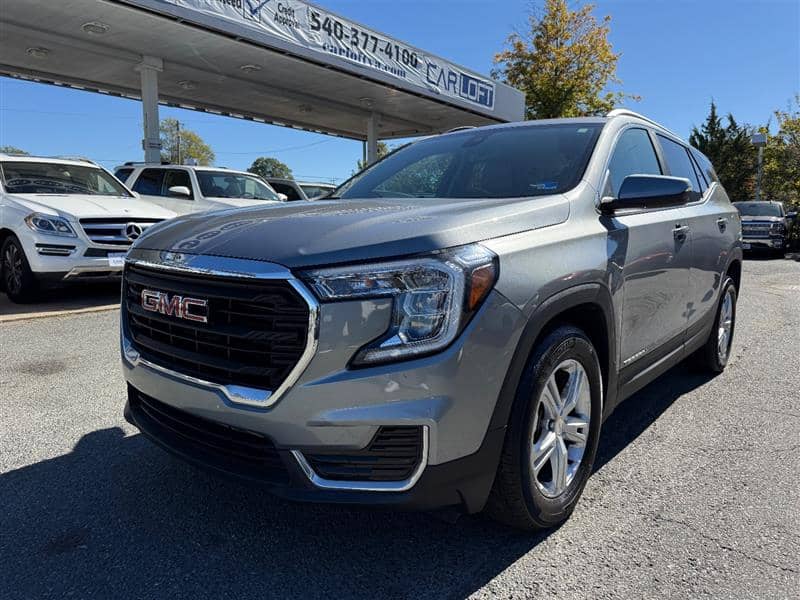 2024 GMC Terrain SLE, photo 1 of 11