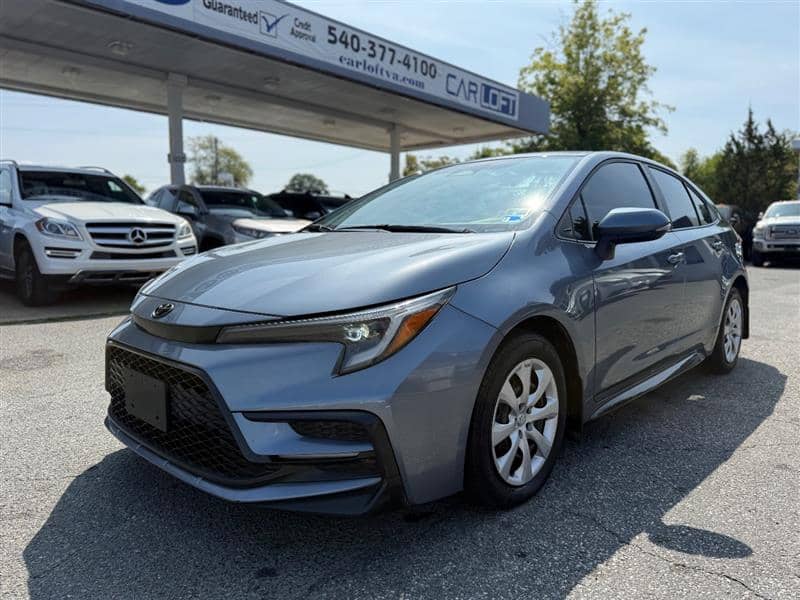 2025 Toyota Corolla SE, photo 1 of 11