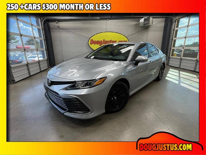2023 Toyota Camry Hybrid LE, photo 1 of 11