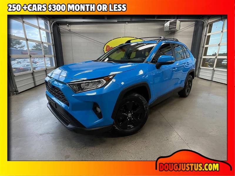 2019 Toyota RAV4 XLE, photo 1 of 11