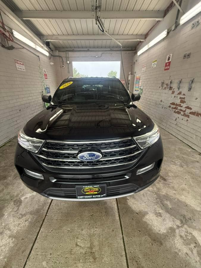 2020 Ford Explorer XLT, photo 1 of 11