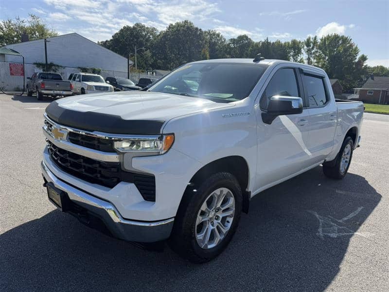 2022 Chevrolet Silverado 1500 LT, photo 1 of 11