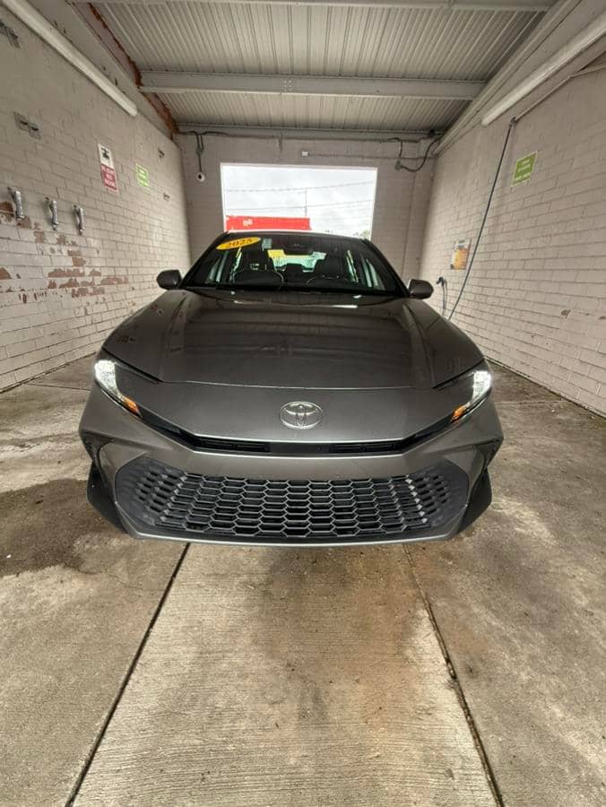 2025 Toyota Camry, photo 1 of 11