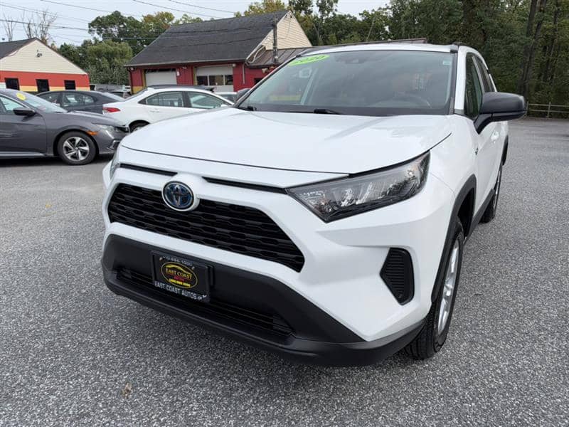 2020 Toyota RAV4 Hybrid LE, photo 1 of 11