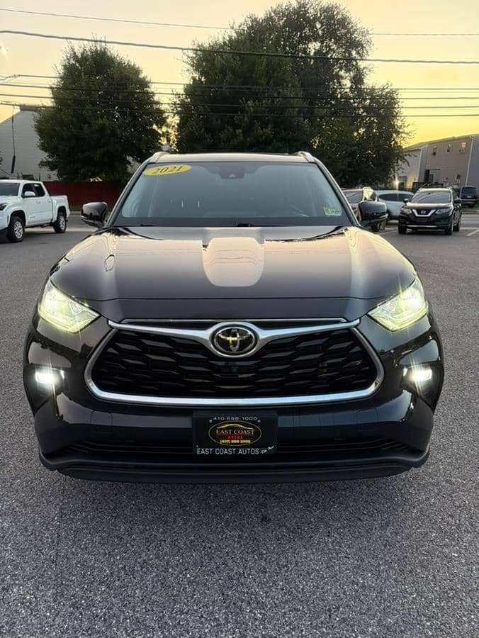 2021 Toyota Highlander Limited/Platinum, photo 1 of 11