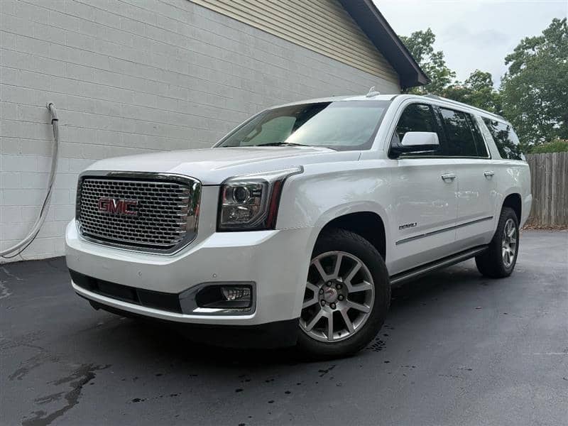 2017 GMC Yukon XL Denali, photo 1 of 11