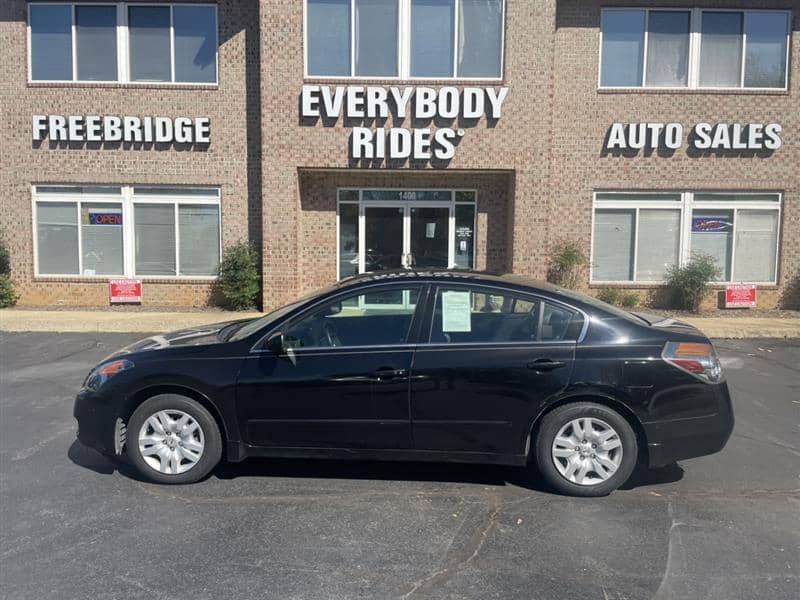 2009 Nissan Altima 2.5 S, photo 1 of 11