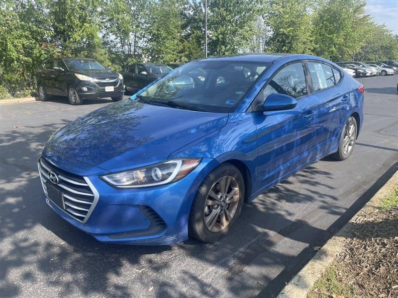 2017 Hyundai Elantra SE, photo 1 of 10
