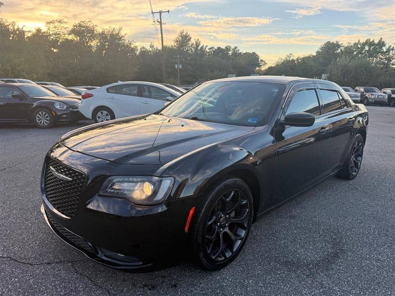 2019 Chrysler 300 300S, photo 1 of 11
