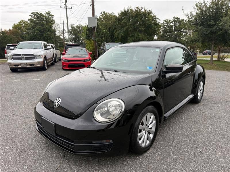 2015 Volkswagen Beetle 1.8T, photo 1 of 11