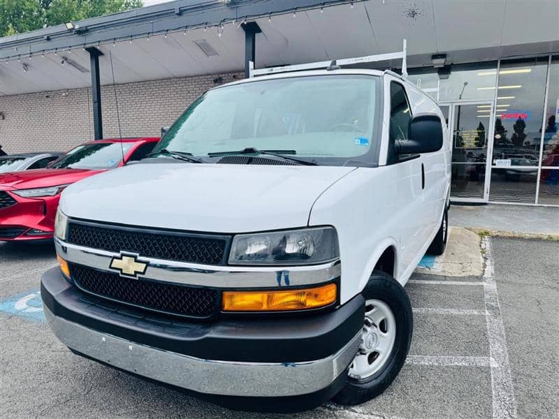 2019 Chevrolet Express, photo 1 of 11