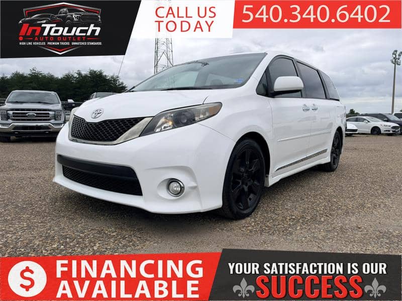 2013 Toyota Sienna SE, photo 1 of 11