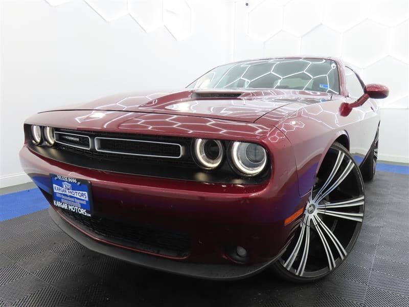 2018 Dodge Challenger SXT Plus, photo 1 of 11