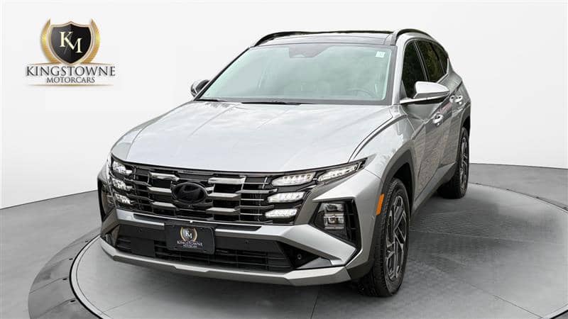 2025 Hyundai Tucson Hybrid Limited, photo 1 of 11