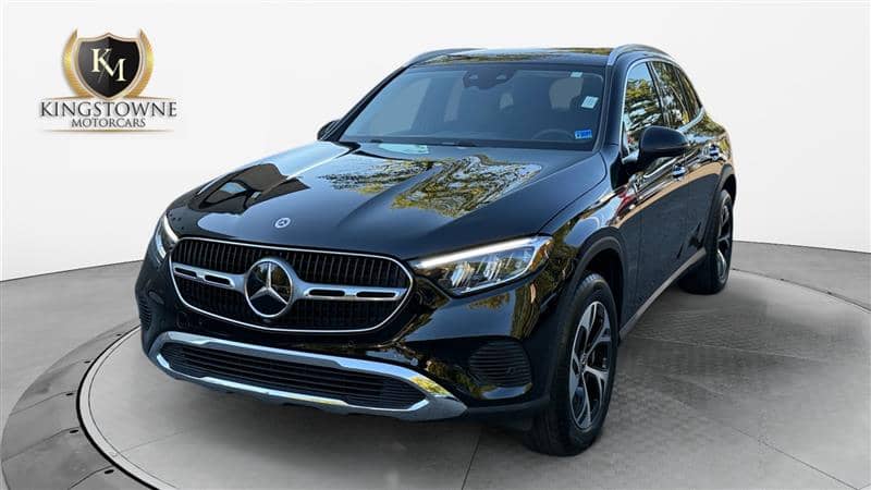2025 Mercedes-Benz GLC 350E, photo 1 of 11