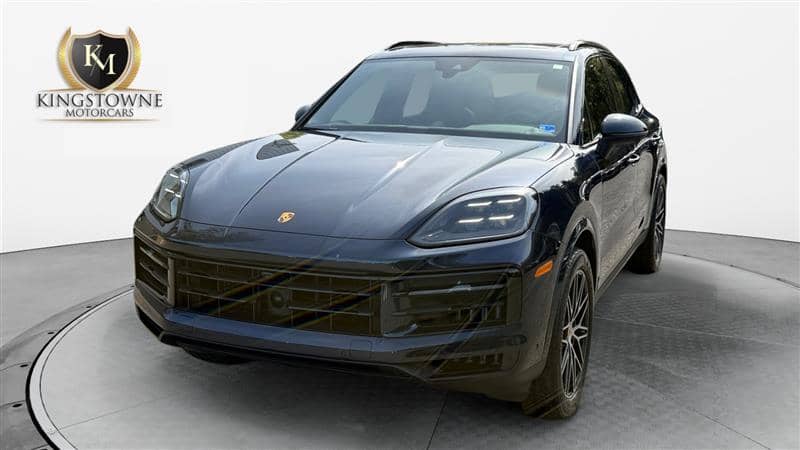 2024 Porsche Cayenne S, photo 1 of 11