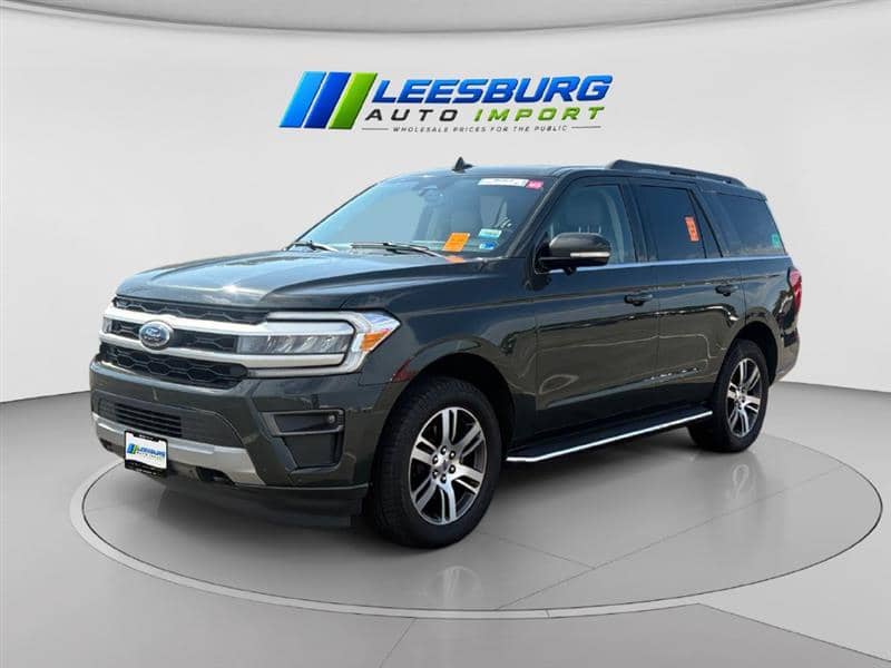 2022 Ford Expedition XLT, photo 1 of 11