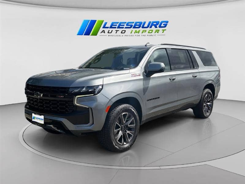 2023 Chevrolet Suburban Z71, photo 1 of 11