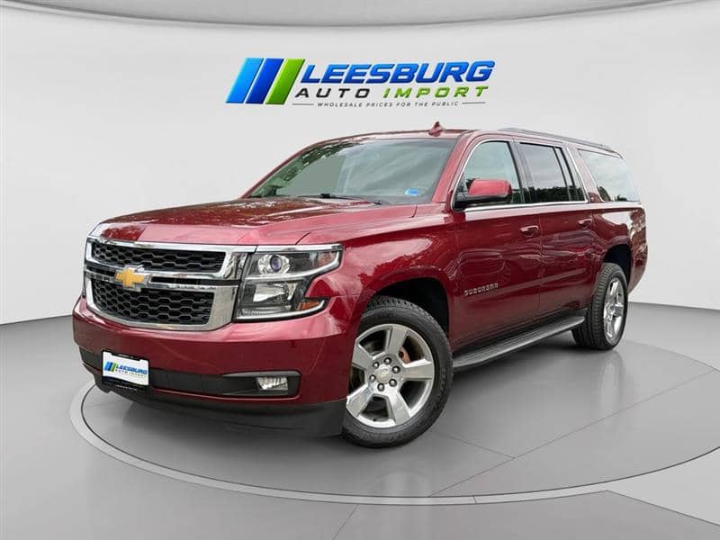 2017 Chevrolet Suburban LT, photo 1 of 11