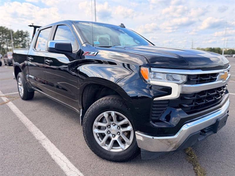 2023 Chevrolet Silverado 1500 LT, photo 1 of 11