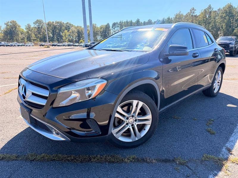 2015 Mercedes-Benz GLA 250, photo 1 of 11