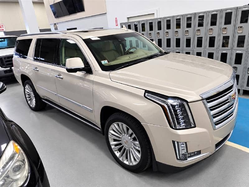 2016 Cadillac Escalade ESV Platinum, photo 1 of 2