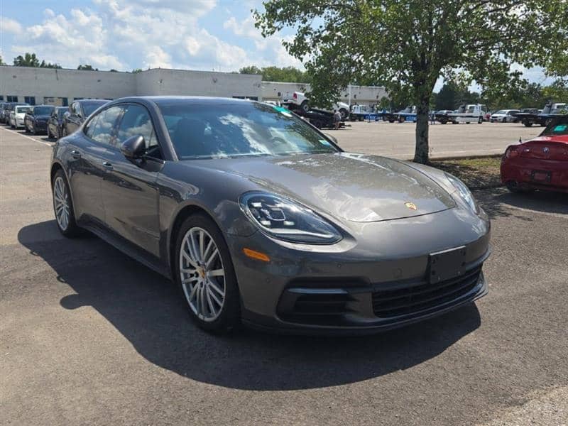 2018 Porsche Panamera, photo 1 of 2