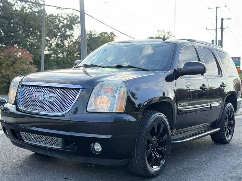 2007 GMC Yukon Denali, photo 1 of 8