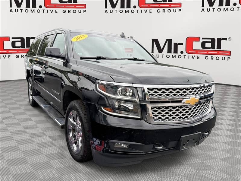 2019 Chevrolet Suburban LT, photo 1 of 11