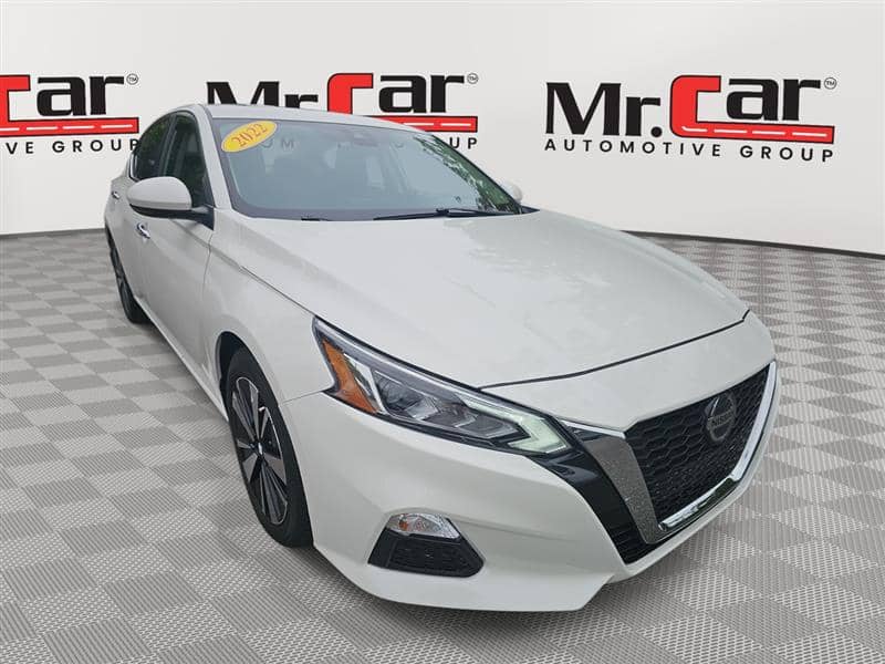 2022 Nissan Altima 2.5 SV, photo 1 of 11