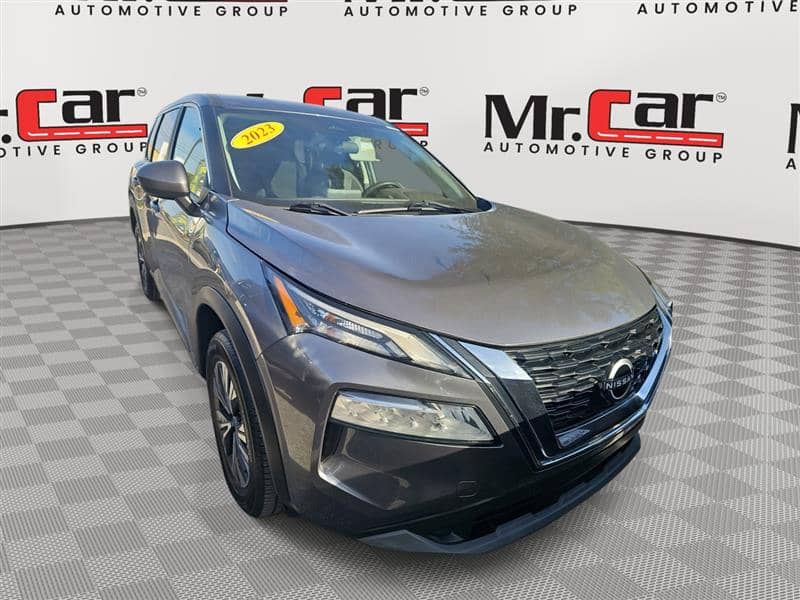 2023 Nissan Rogue SV, photo 1 of 11