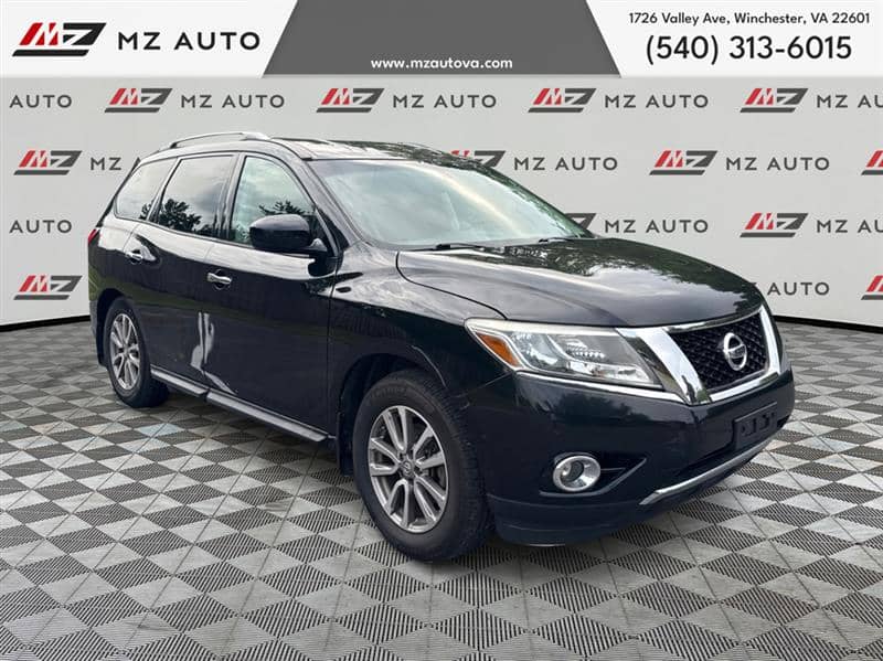 2015 Nissan Pathfinder SV, photo 1 of 11