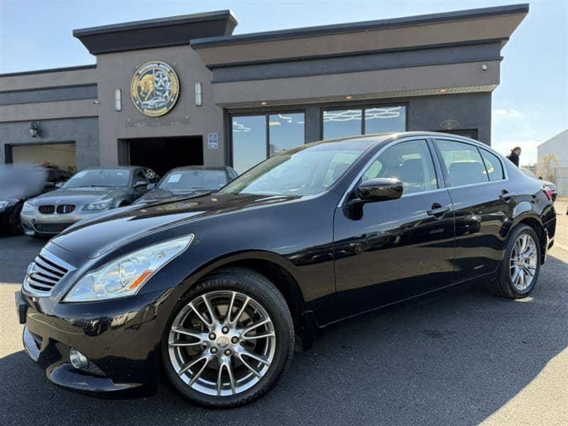 2013 INFINITI G37 X, photo 1 of 11