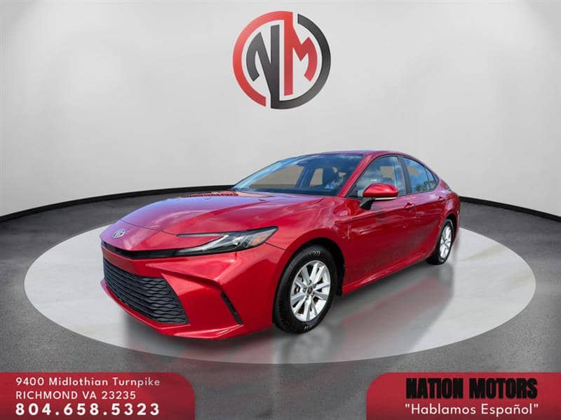 2025 Toyota Camry LE, photo 1 of 11