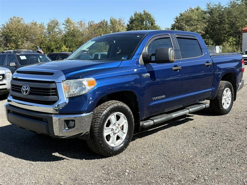 2014 Toyota Tundra SR5, photo 1 of 11