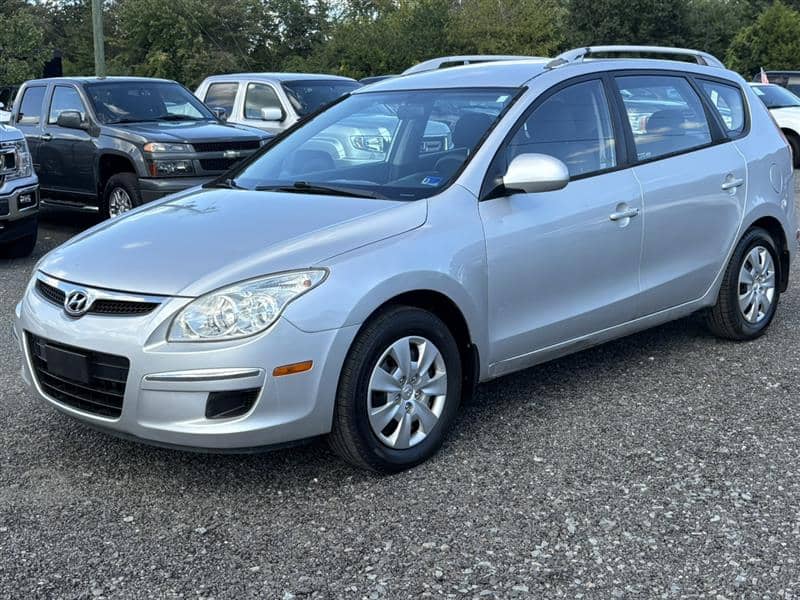 2011 Hyundai Elantra Touring GLS, photo 1 of 11