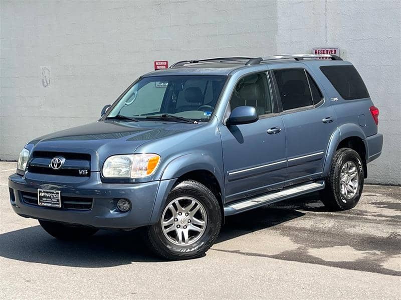 2007 Toyota Sequoia SR5 4WD, photo 1 of 11