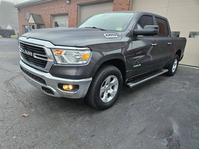 2019 RAM 1500 Big Horn Crew Cab 4WD, photo 1 of 9