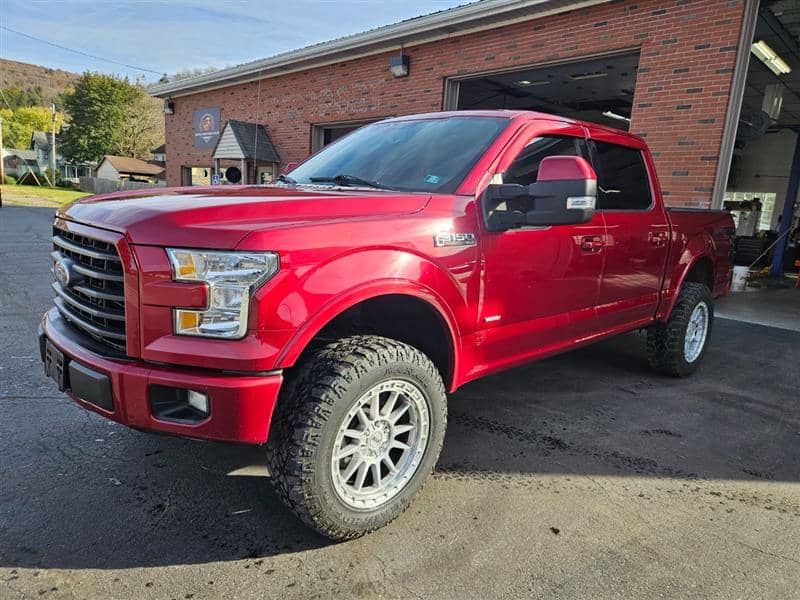 2015 Ford F-150 XLT 4WD SuperCrew 5.5' Box, photo 1 of 10