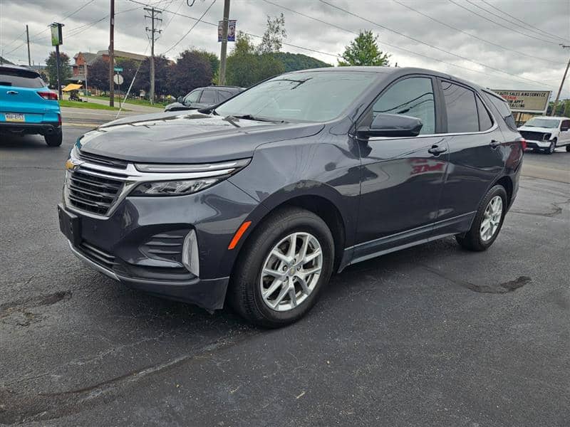 2022 Chevrolet Equinox LT, photo 1 of 9