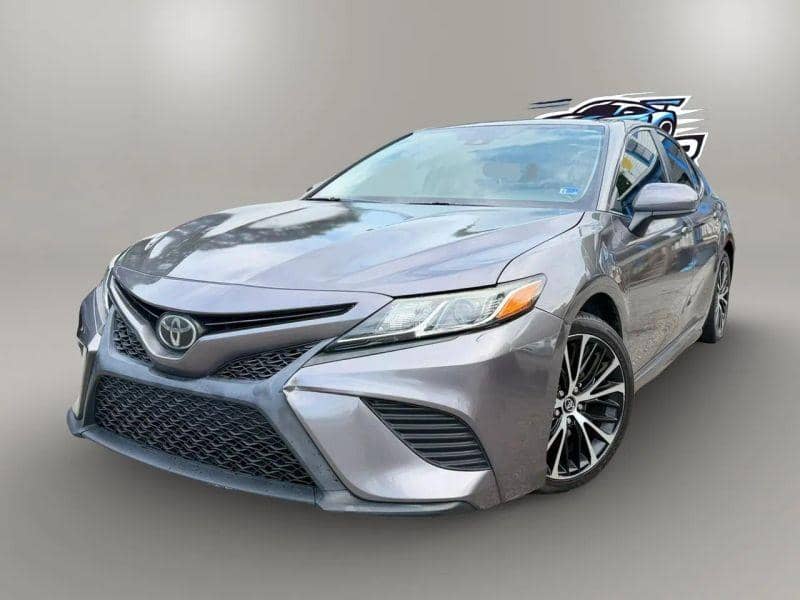 2019 Toyota Camry SE Sedan 4D, photo 1 of 11