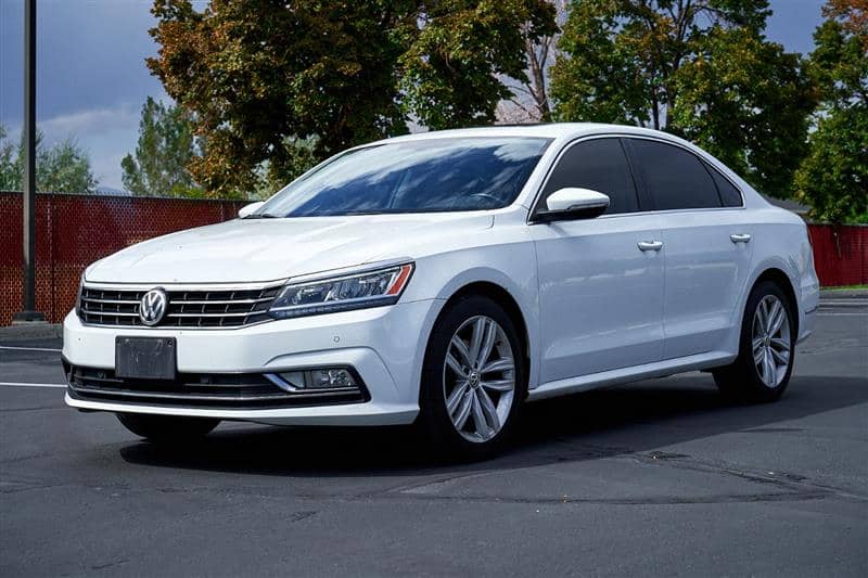 2018 Volkswagen Passat 2.0T SE, photo 1 of 11