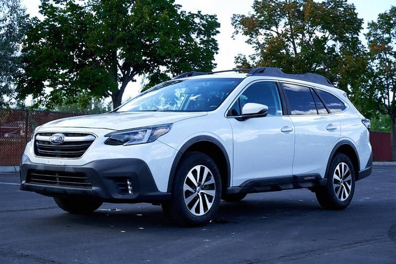 2020 Subaru Outback Premium, photo 1 of 11
