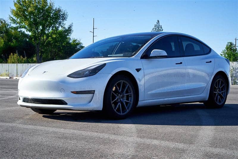2022 Tesla Model 3 Long Range, photo 1 of 11
