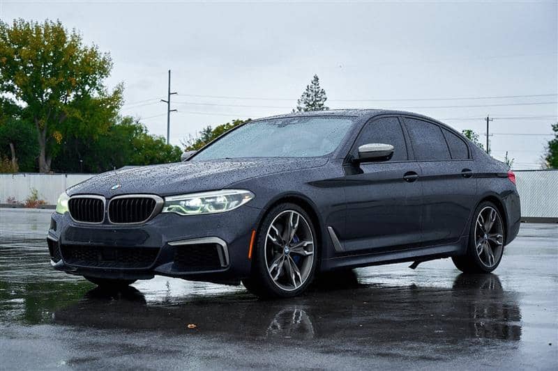 2019 BMW 5 Series M550i xDrive, photo 1 of 11