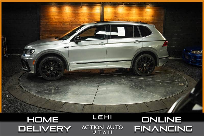 2021 Volkswagen Tiguan SE/SE R-Line Black/SEL, photo 1 of 11