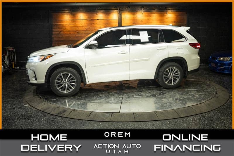 2018 Toyota Highlander SE/XLE, photo 1 of 11